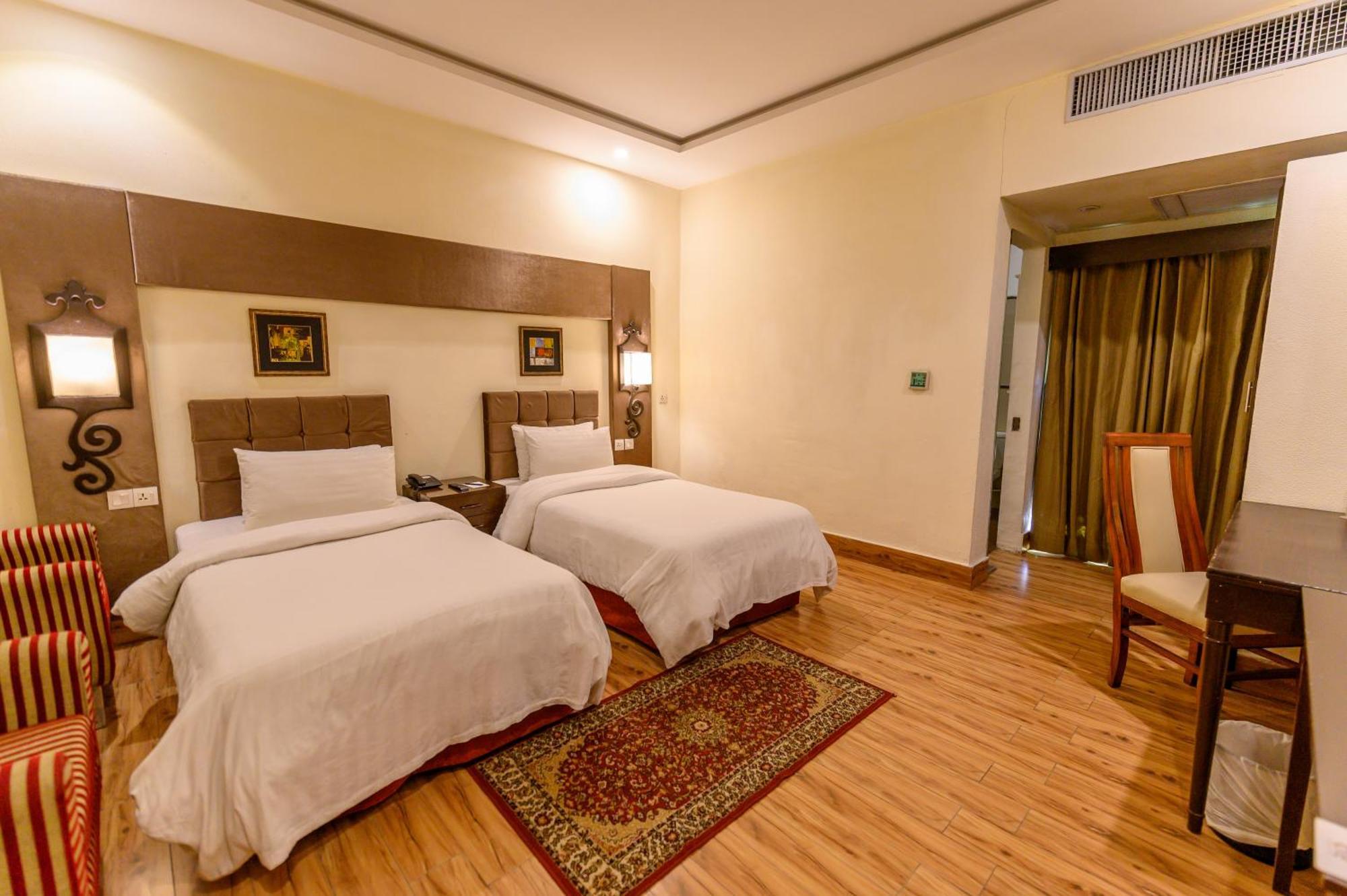 Hotel One Φαϊσαλάμπαντ Εξωτερικό φωτογραφία