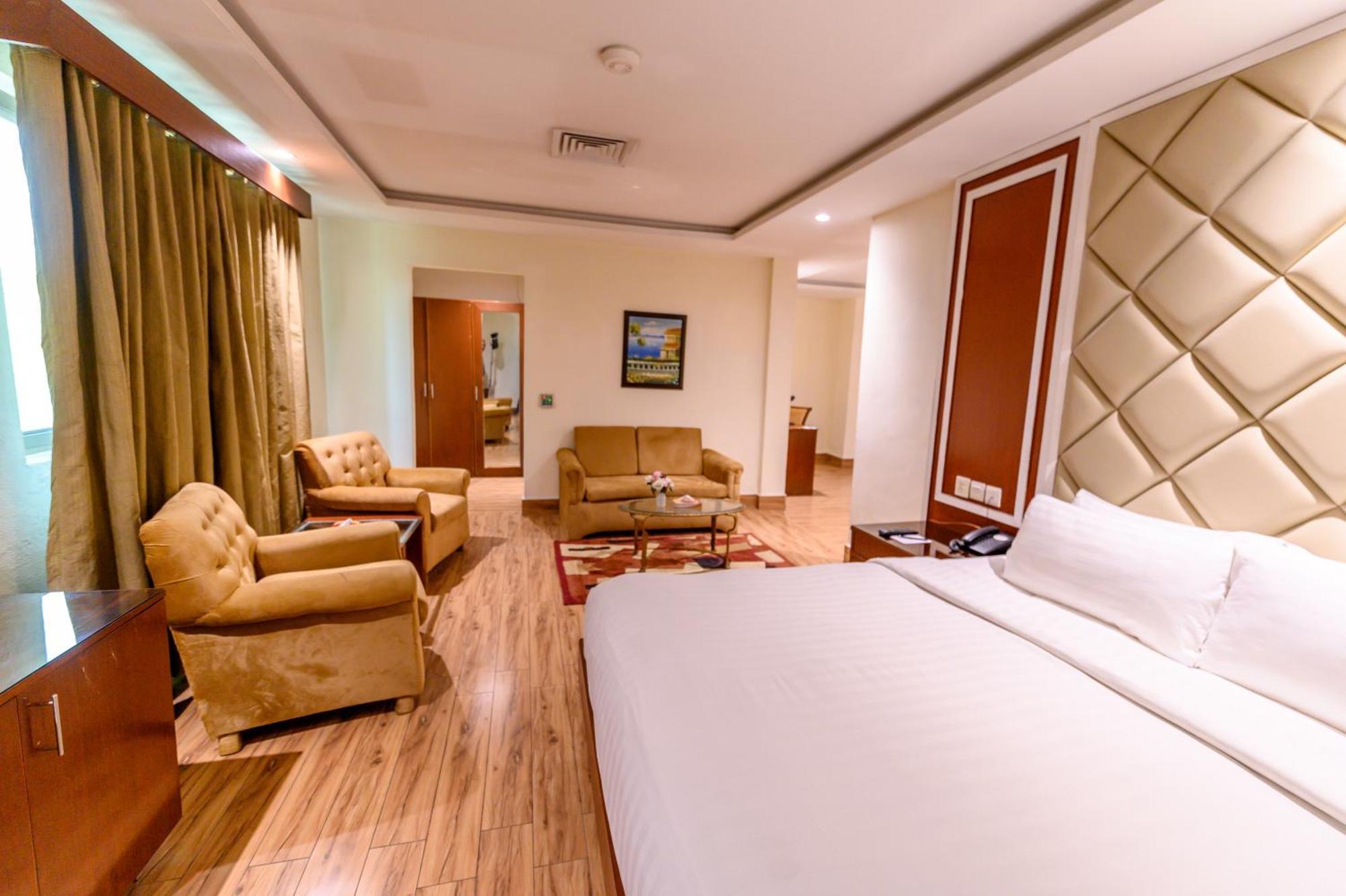Hotel One Φαϊσαλάμπαντ Εξωτερικό φωτογραφία