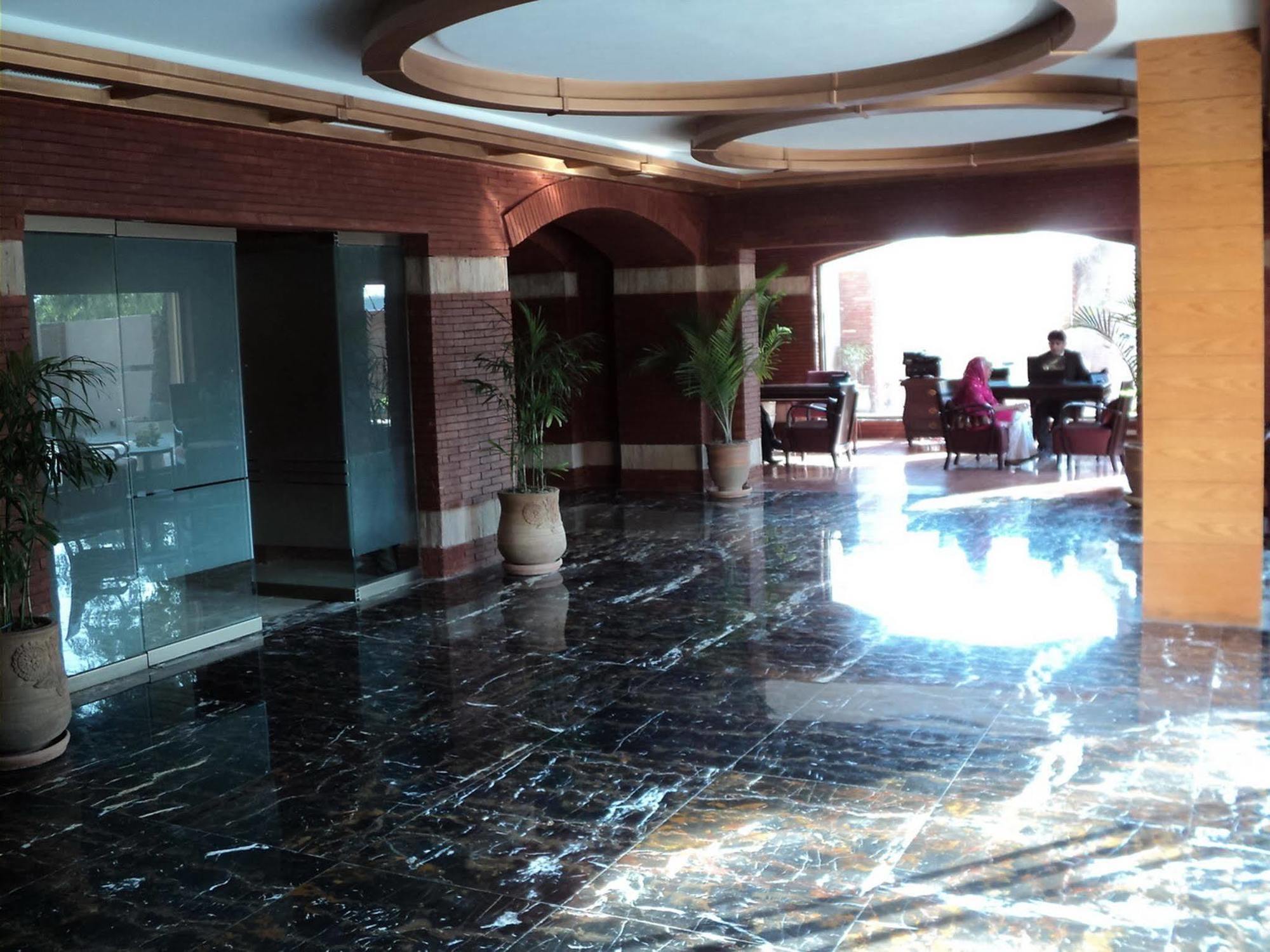 Hotel One Φαϊσαλάμπαντ Εσωτερικό φωτογραφία